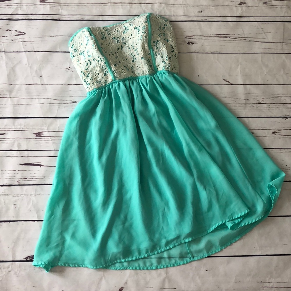 Strapless dress
